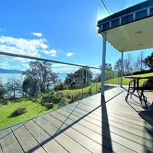 Holiday home Addictive View - Lakeside Rotorua